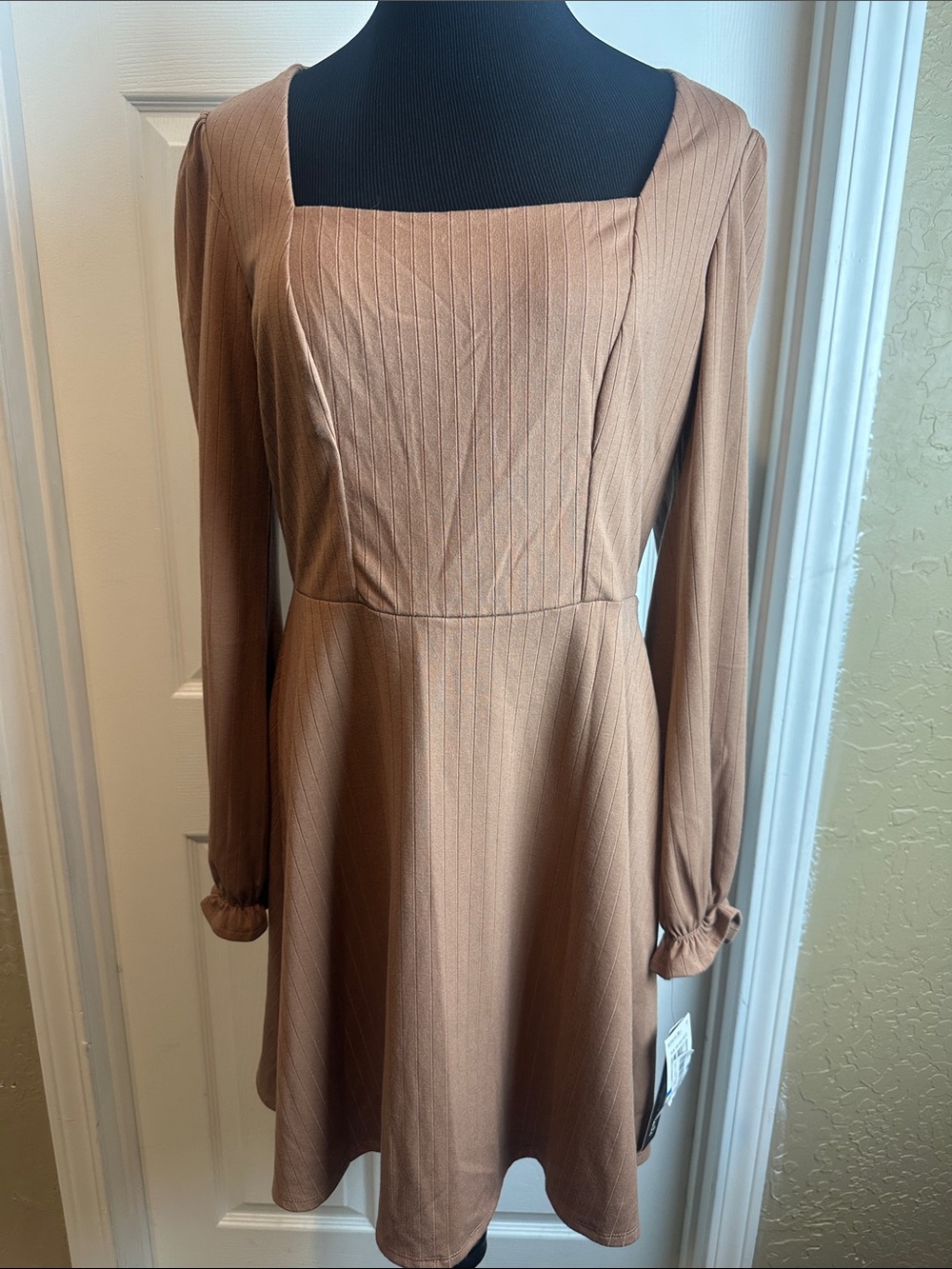 Sequin Hearts Long-Sleeve Square Neck A-Line Dress in Tan Juniors Size XL NWT